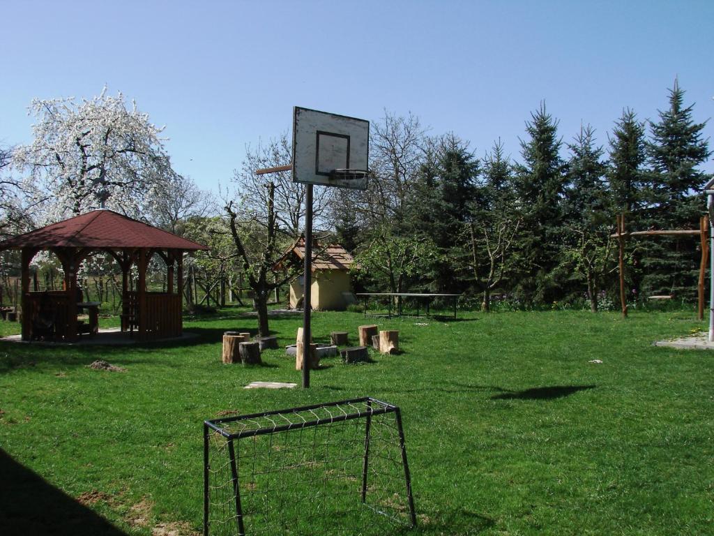 Benko Vendeghaz Hotel Kiskutas Exterior photo